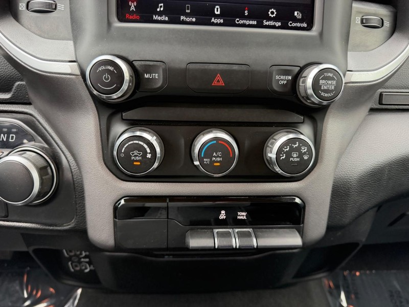 Ram 1500 Vehicle Image 13