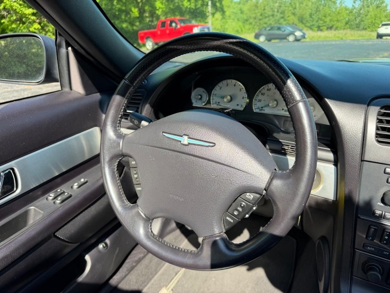 Ford Thunderbird Vehicle Image 11