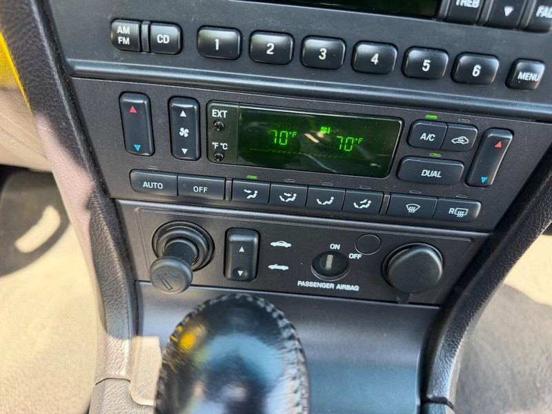 Ford Thunderbird Vehicle Image 15