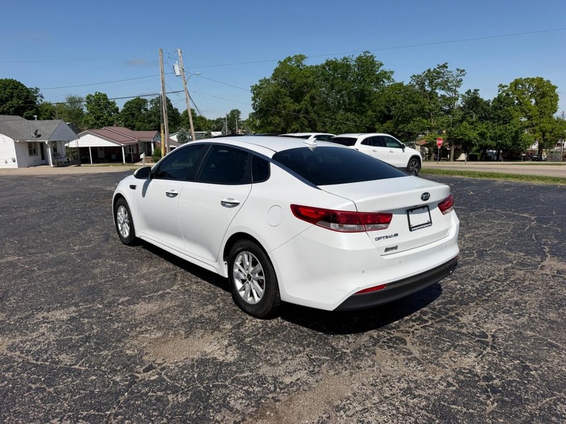 Kia Optima Vehicle Image 03