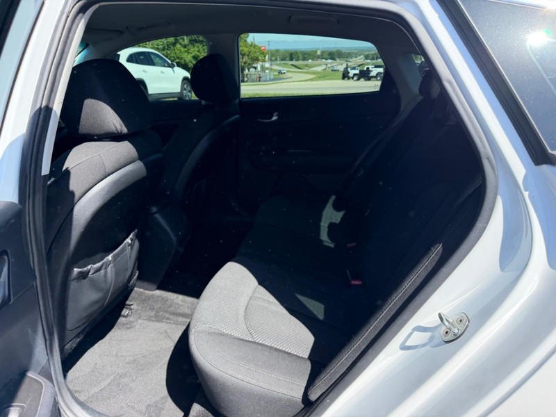 Kia Optima Vehicle Image 06