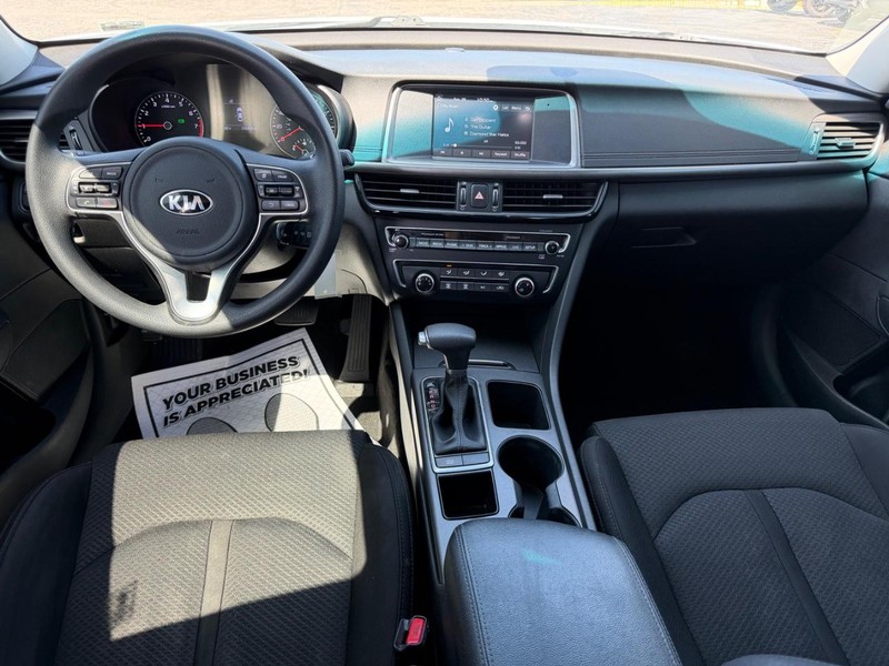 Kia Optima Vehicle Image 07