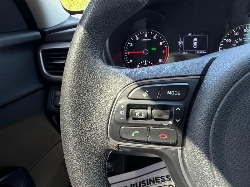 Kia Optima Vehicle Image 09