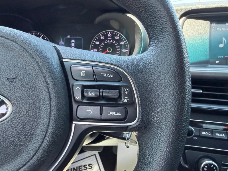 Kia Optima Vehicle Image 10