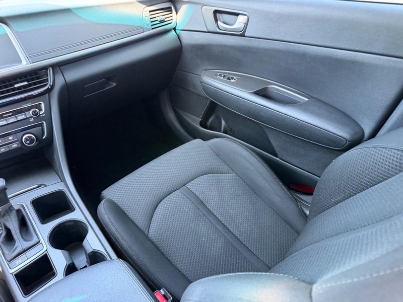 Kia Optima Vehicle Image 14