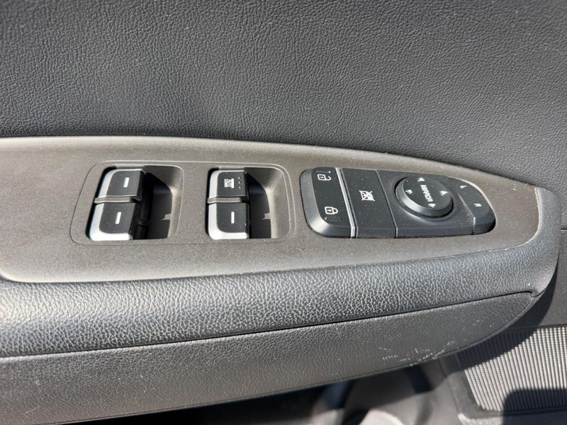 Kia Optima Vehicle Image 15