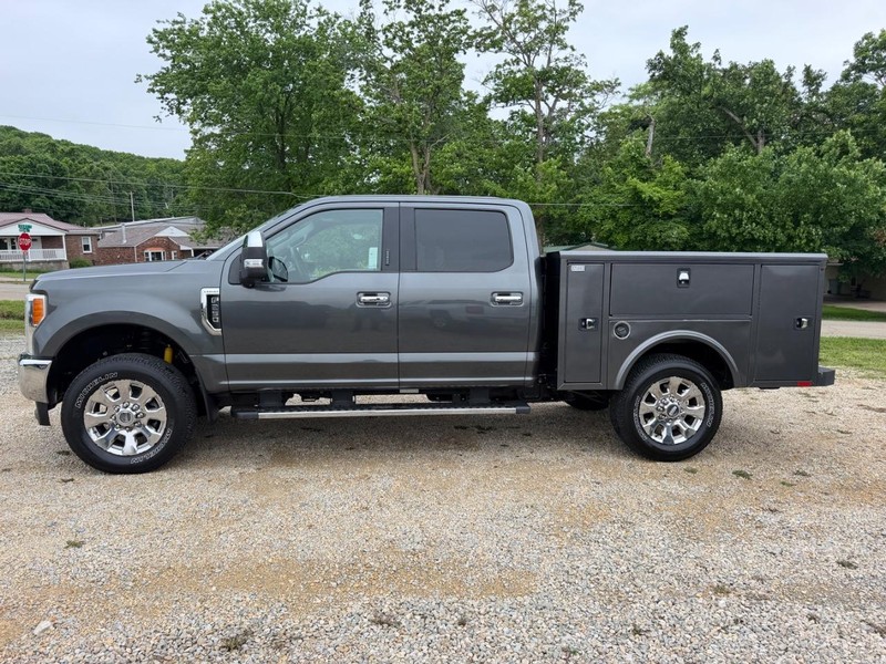 Ford Super Duty F-250 SRW Vehicle Image 02