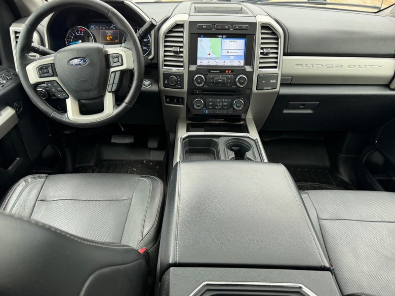 Ford Super Duty F-250 SRW Vehicle Image 09