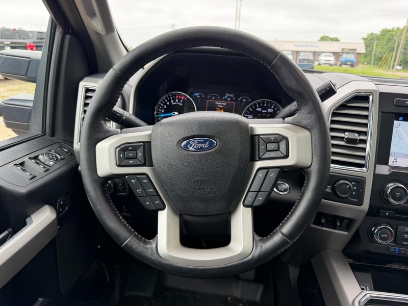 Ford Super Duty F-250 SRW Vehicle Image 10