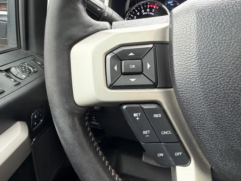 Ford Super Duty F-250 SRW Vehicle Image 11