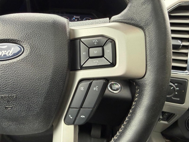 Ford Super Duty F-250 SRW Vehicle Image 12