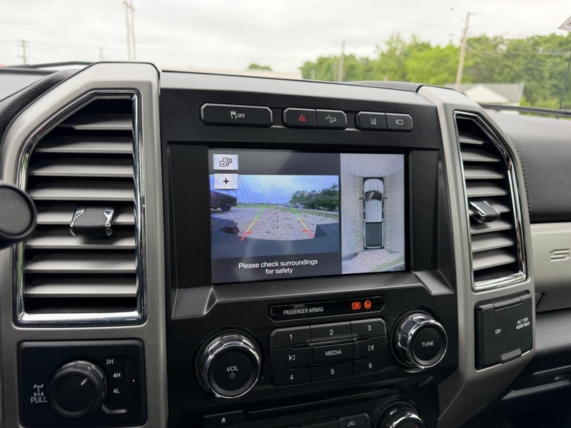 Ford Super Duty F-250 SRW Vehicle Image 20