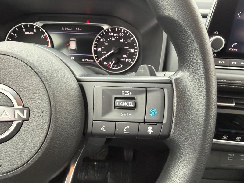 Nissan Rogue Vehicle Image 12