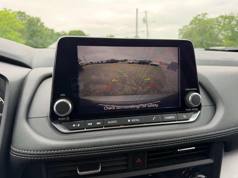 Nissan Rogue Vehicle Image 20