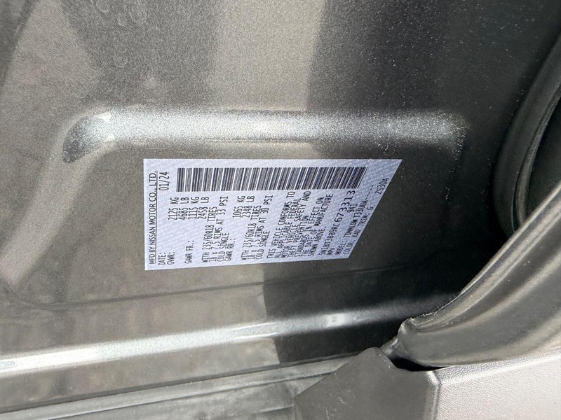 Nissan Rogue Vehicle Image 21