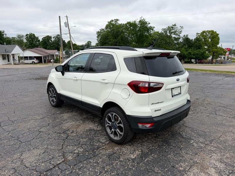 Ford EcoSport Vehicle Full-screen Gallery Image 03