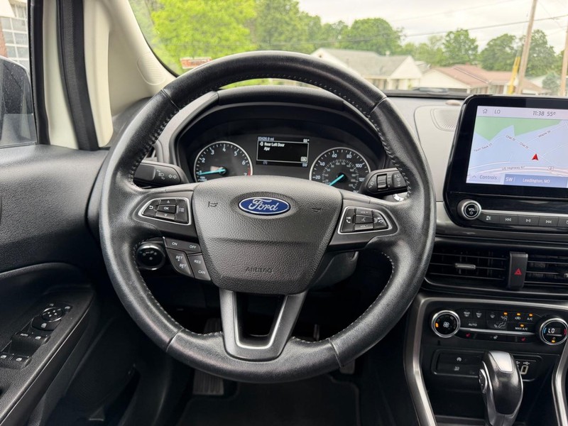 Ford EcoSport Vehicle Full-screen Gallery Image 10