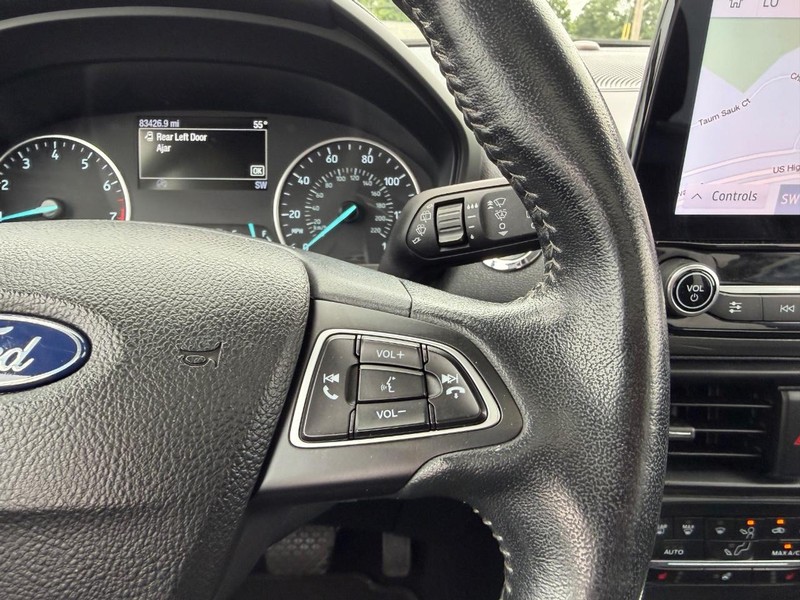 Ford EcoSport Vehicle Full-screen Gallery Image 12