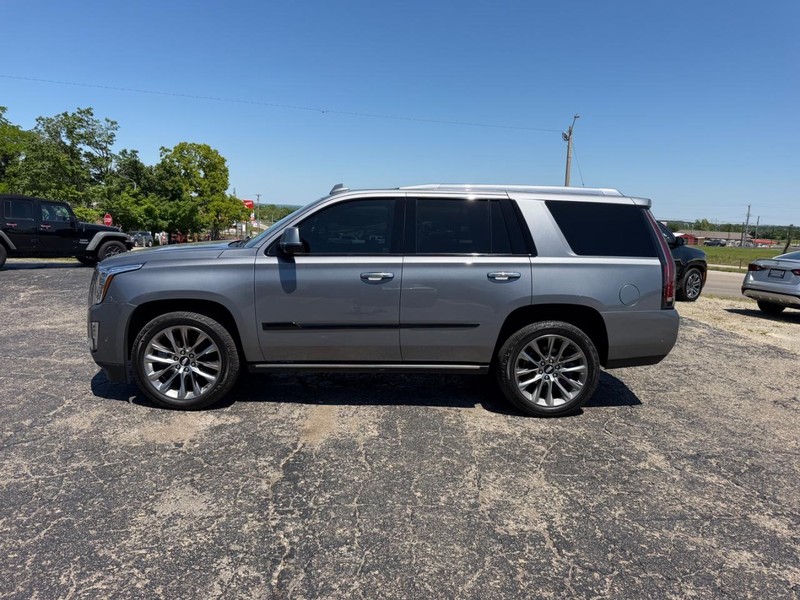 Cadillac Escalade Vehicle Image 02