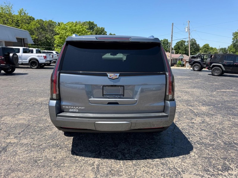Cadillac Escalade Vehicle Image 04
