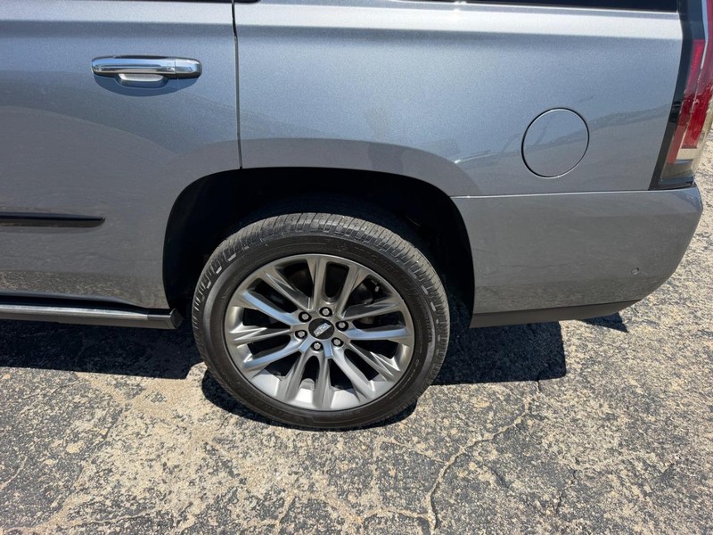 Cadillac Escalade Vehicle Image 07