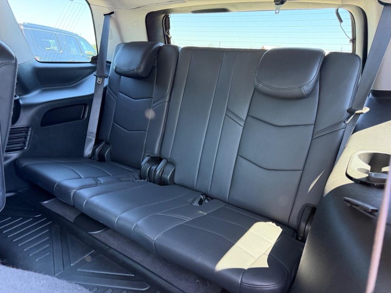 Cadillac Escalade Vehicle Image 08