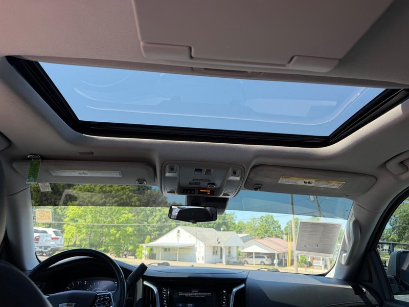 Cadillac Escalade Vehicle Image 12
