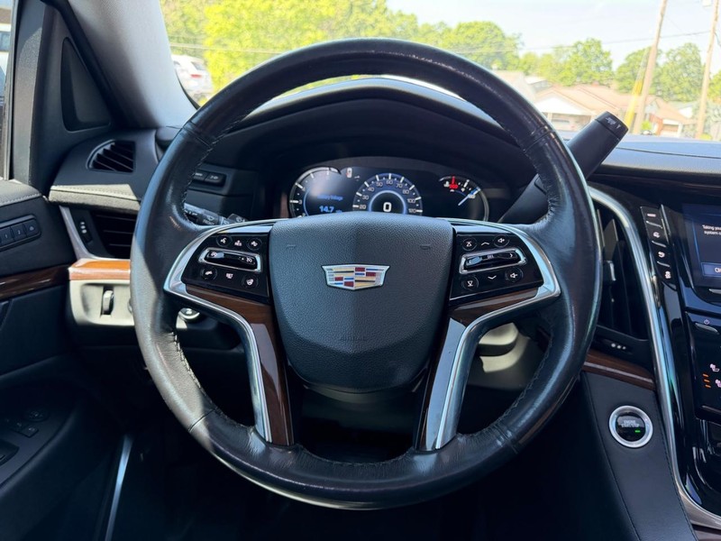 Cadillac Escalade Vehicle Image 14