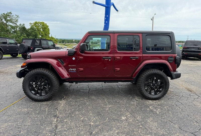 Jeep Wrangler 4xe Vehicle Image 02