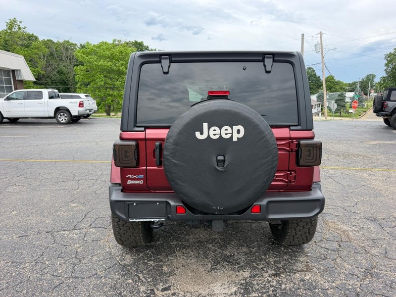 Jeep Wrangler 4xe Vehicle Image 04
