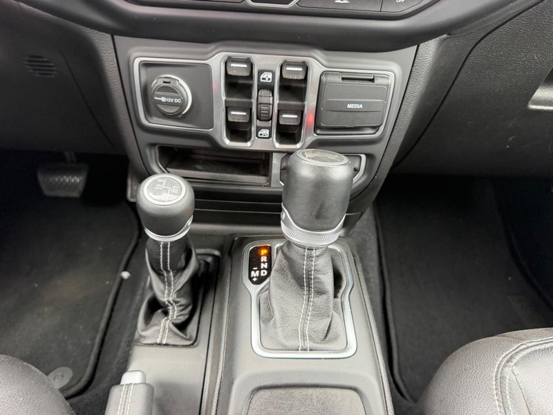 Jeep Wrangler 4xe Vehicle Image 14