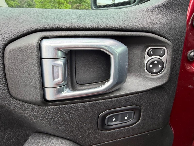 Jeep Wrangler 4xe Vehicle Image 16