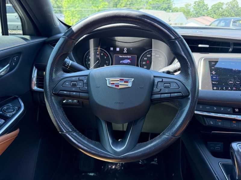 Cadillac XT4 Vehicle Image 11