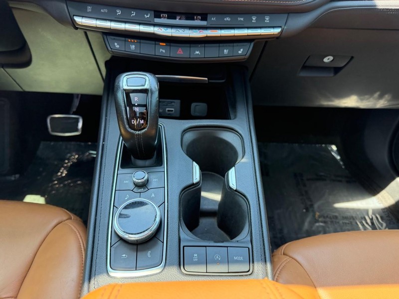 Cadillac XT4 Vehicle Image 16