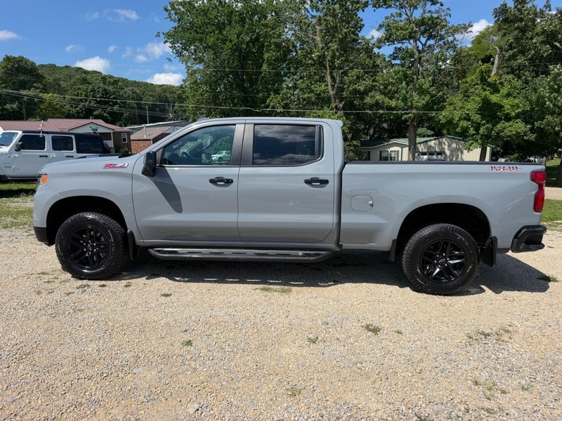 Chevrolet Silverado 1500 Vehicle Image 02