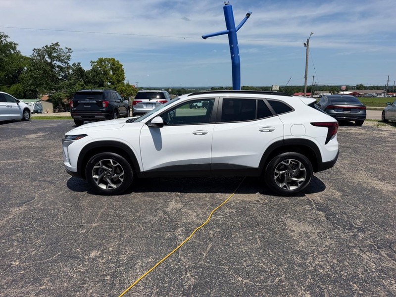 Chevrolet Trax Vehicle Full-screen Gallery Image 02