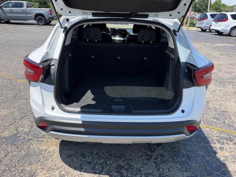Chevrolet Trax Vehicle Full-screen Gallery Image 05