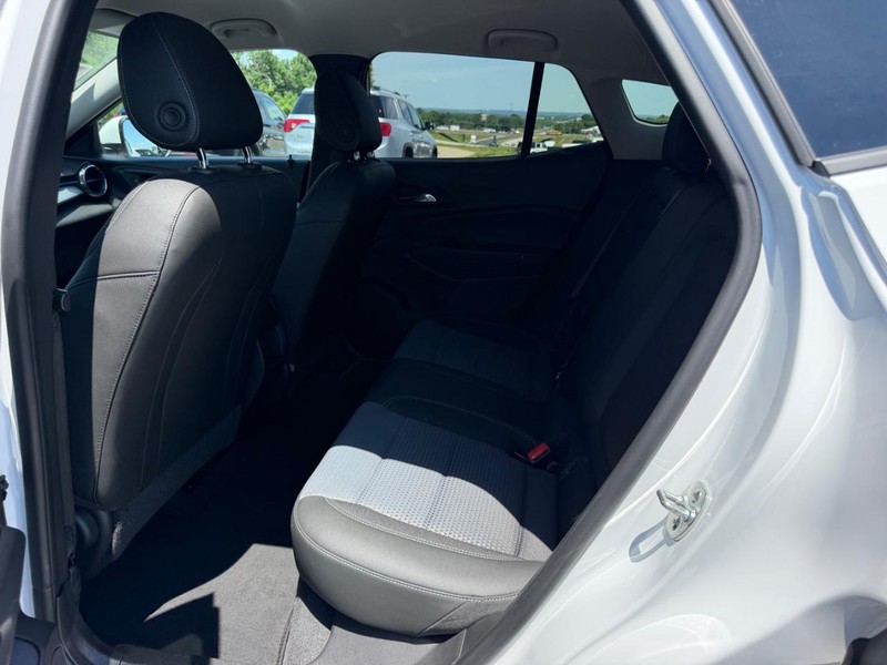 Chevrolet Trax Vehicle Full-screen Gallery Image 07