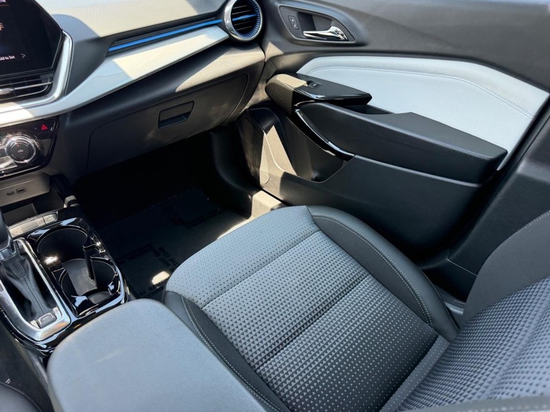 Chevrolet Trax Vehicle Full-screen Gallery Image 15