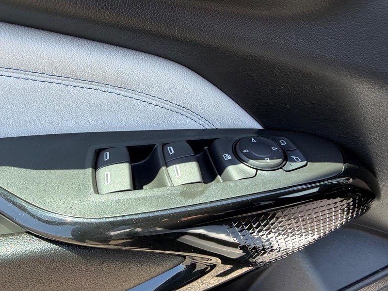 Chevrolet Trax Vehicle Full-screen Gallery Image 16
