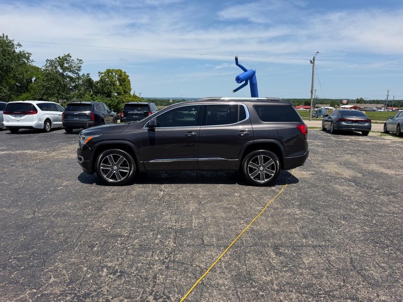 GMC Acadia Vehicle Image 02