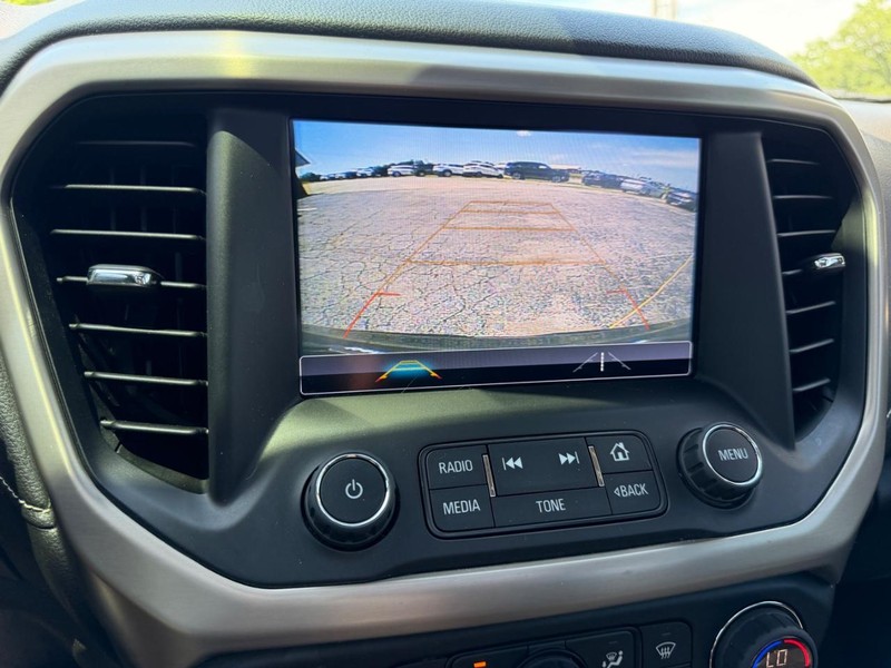 GMC Acadia Vehicle Image 24