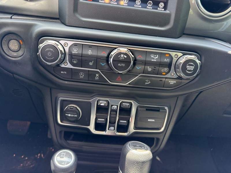 Jeep Wrangler Unlimited Vehicle Image 13