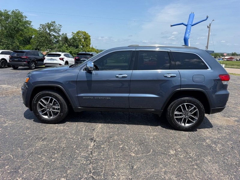 Jeep Grand Cherokee Vehicle Image 02