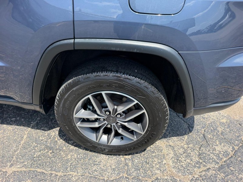 Jeep Grand Cherokee Vehicle Image 07