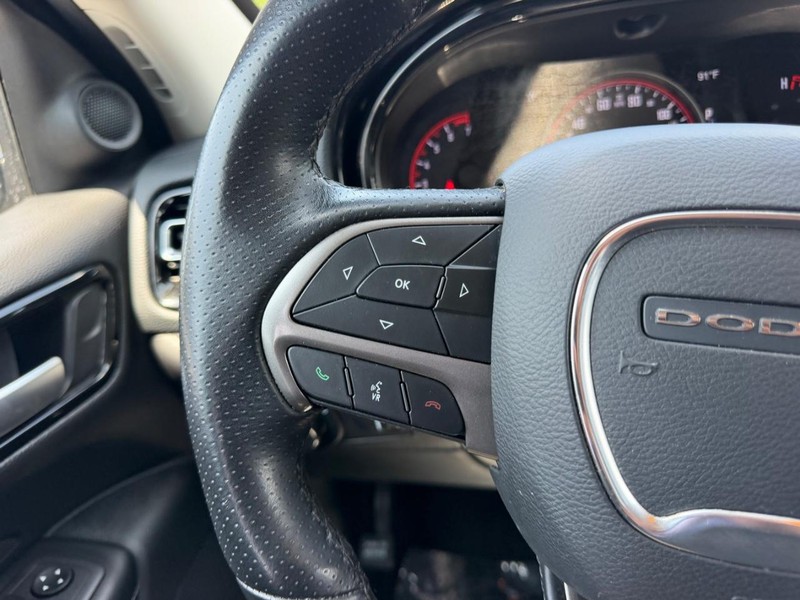 Dodge Durango Vehicle Full-screen Gallery Image 11