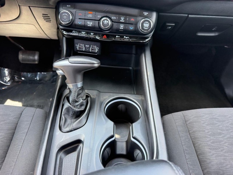 Dodge Durango Vehicle Full-screen Gallery Image 15