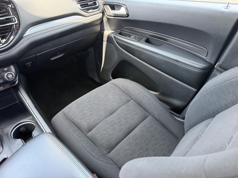 Dodge Durango Vehicle Full-screen Gallery Image 16