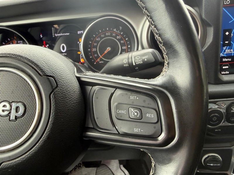 Jeep Gladiator Vehicle Image 11