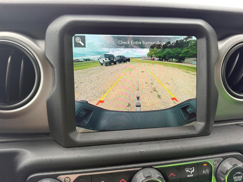 Jeep Gladiator Vehicle Image 19